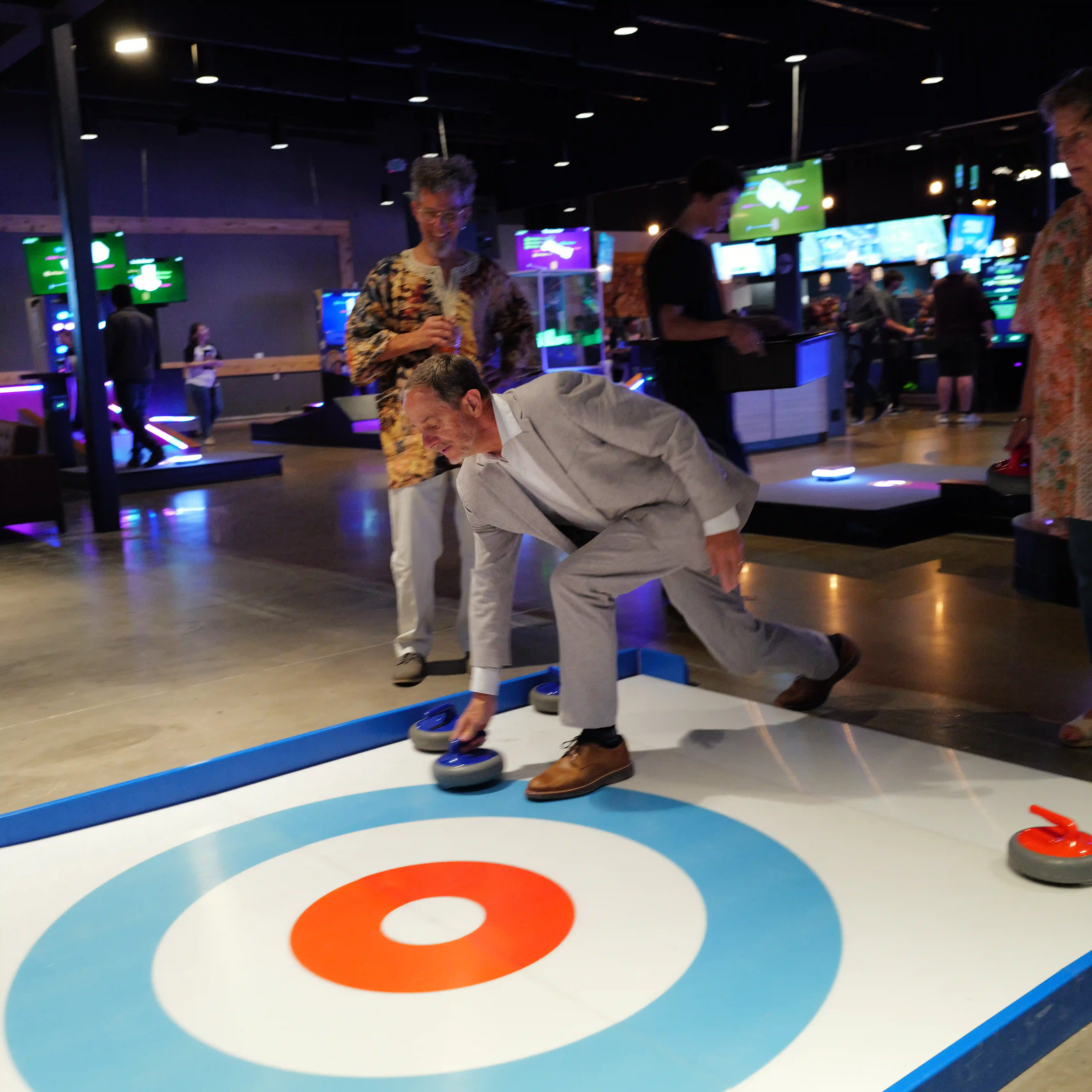 Curling target lane